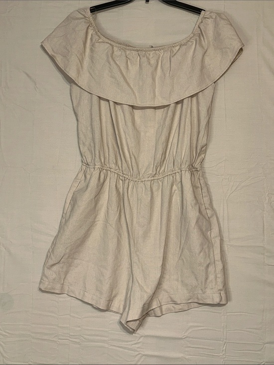 Ci Sono Pants - Ci Sono Cream Off-Shoulder One-Piece Romper